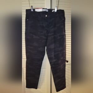 Social Standard Ladies Mid-Rise Stretch Ankle Skinny Jeans Black Camo Style.